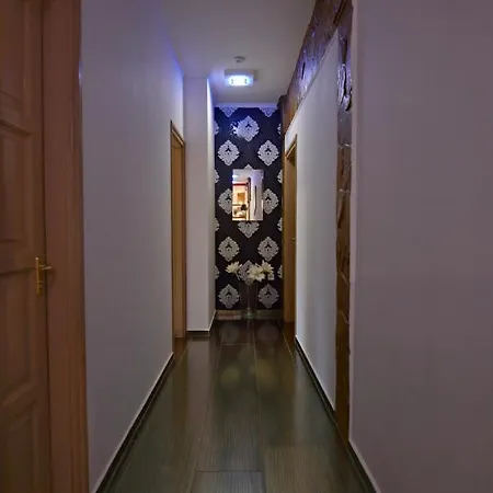 R.gold Homestay Mako