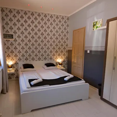 R.gold Homestay